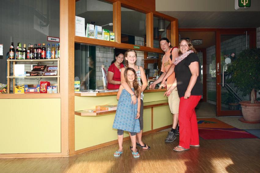 Hellmut-Wassmer-Jugendherberge Loerrach Bilik gambar